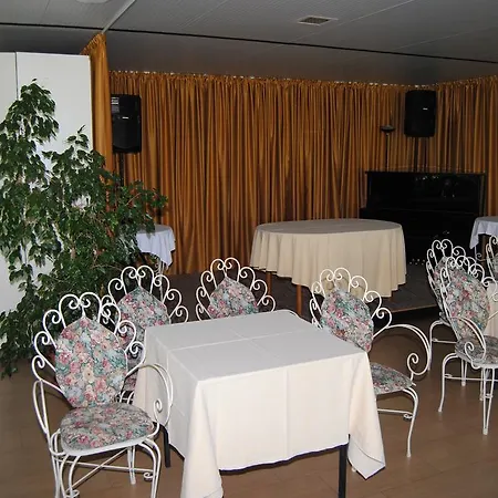 Regina Hotel