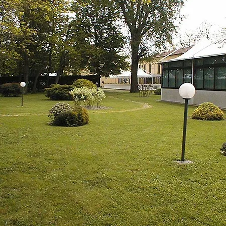 Regina Hotel 4*